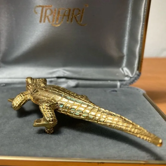 Gator 🐊 VINTAGE Figurine Brooch Pin Trifari University of Florida alliga… - Picture 4 of 8